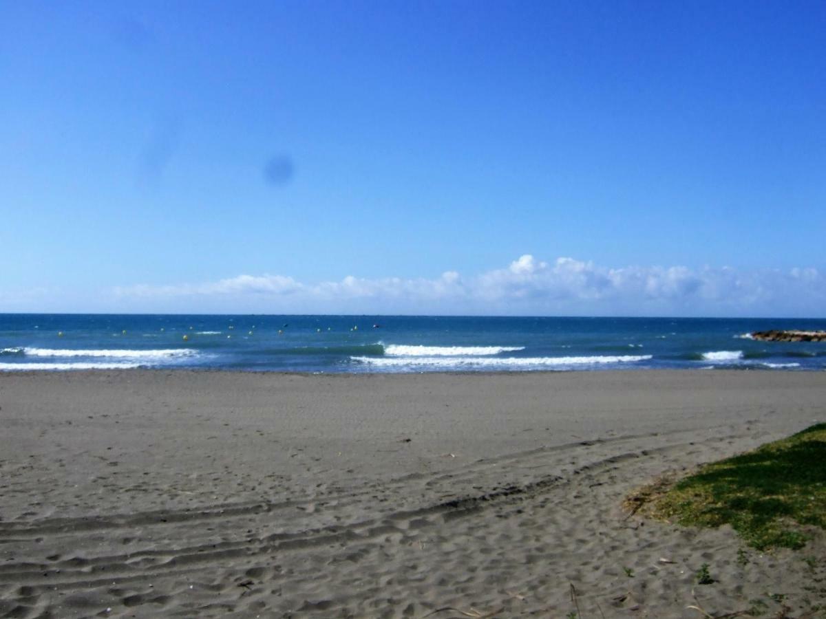 Beachfront House Malaga Luaran gambar