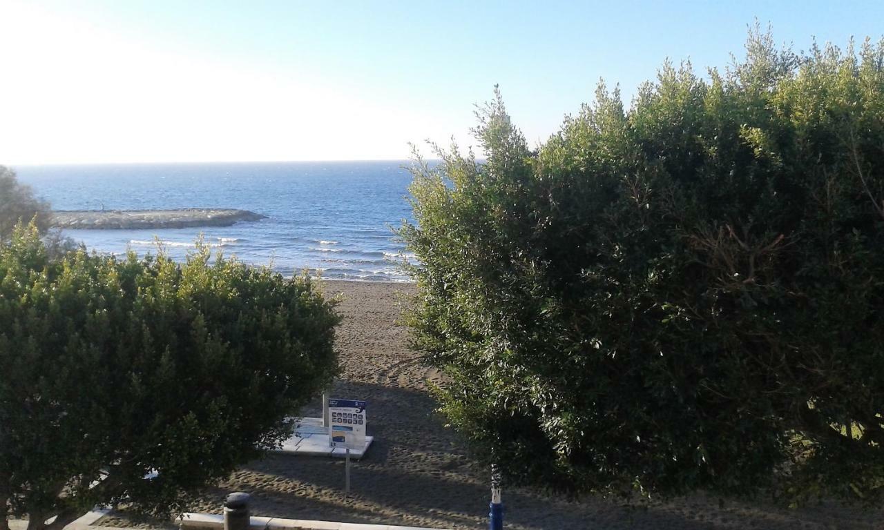 Beachfront House Malaga Luaran gambar